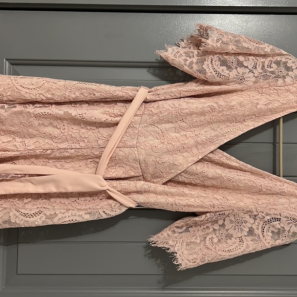 Beautiful romper. - Picture 3 of 3